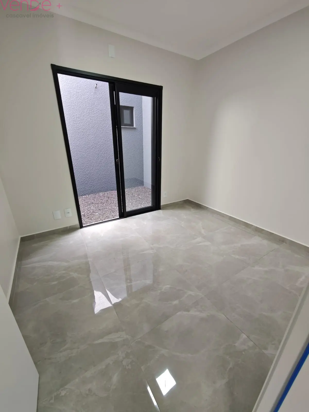 Casa Térrea 1 Suíte + 2 Quartos - foto 4