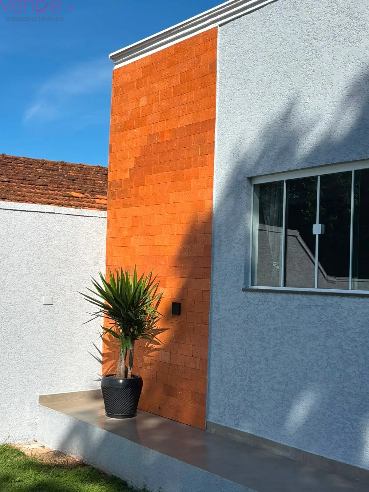 🏡 CASA DE 1 SUÍTE + 2 QUARTOS 100% REFORMADA   – BAIRRO GUARUJÁ - foto 2