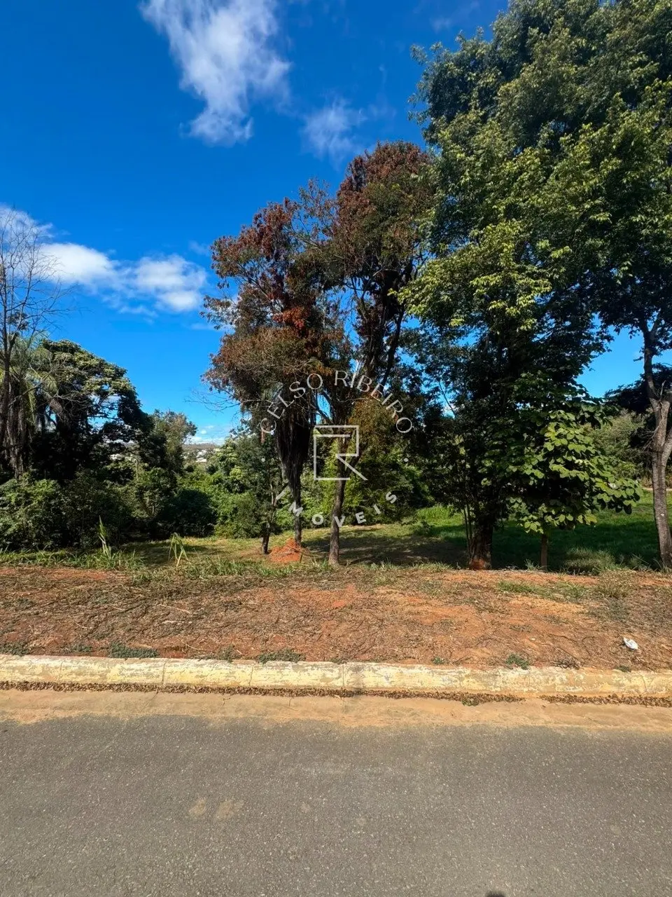 Lote à Venda no Condomínio Gran Royalle | 1.044 m² | Excelente Oportunidade - foto 3