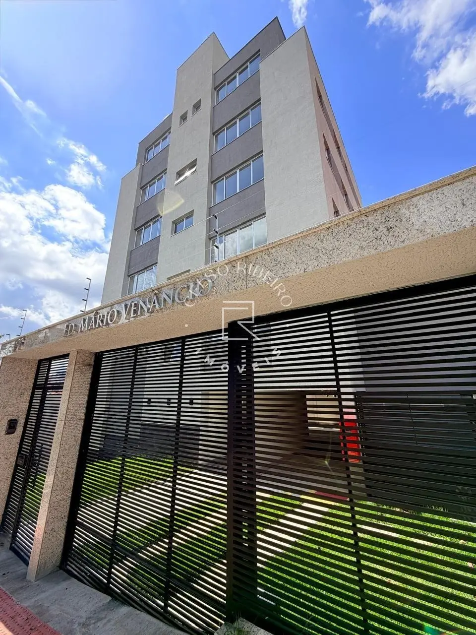 Exclusividade no Esplanada: 2 Quartos, 2 Vagas Livres e Elevador - foto 2