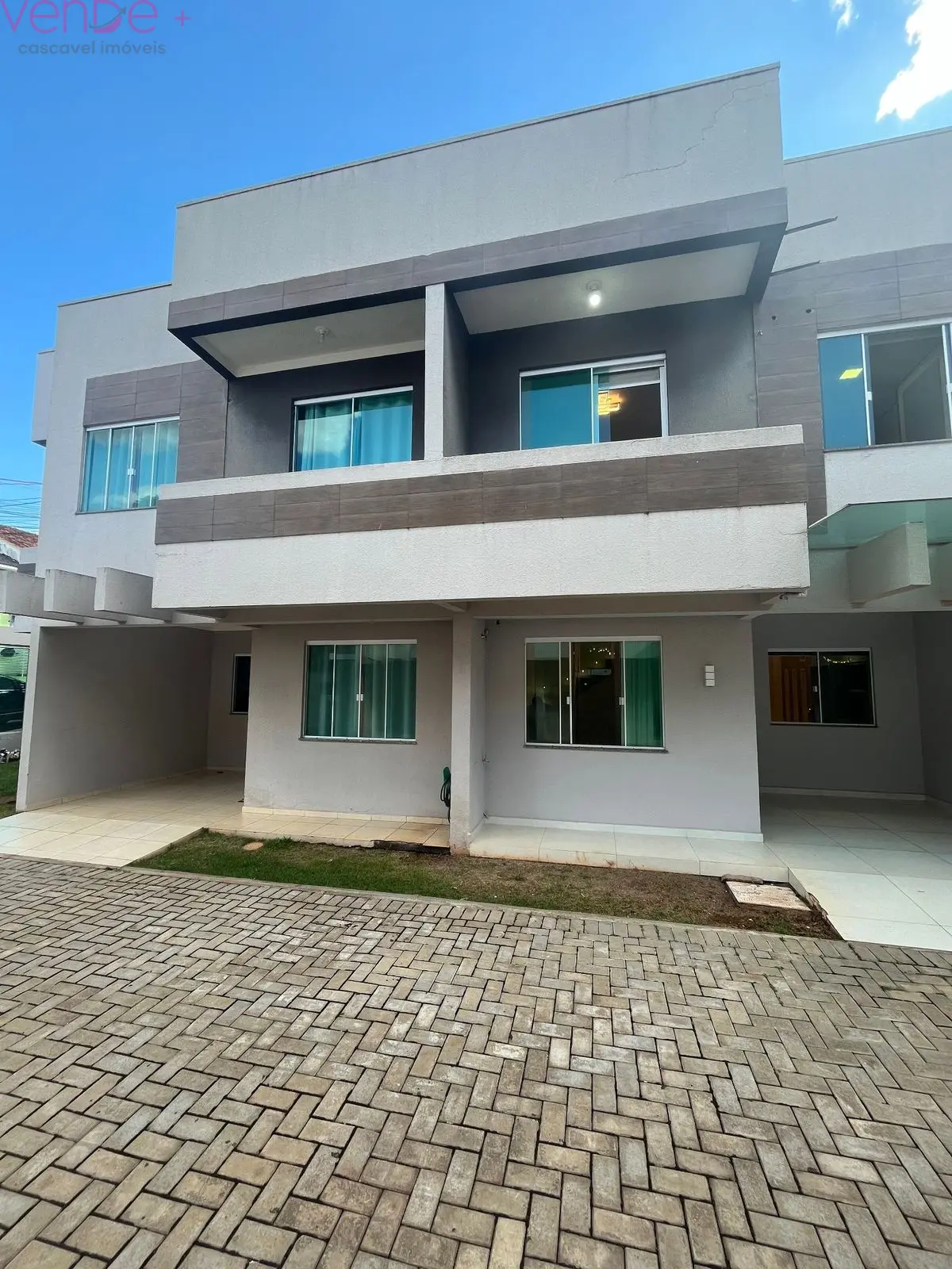🏠 SOBRADO SEMIMOBILIADO À VENDA - Imagem 1
