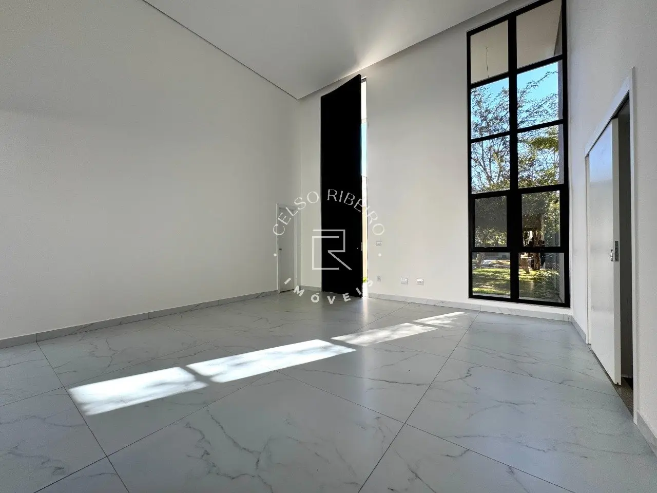 Casa de Alto Padrão com 4 Suítes e Piscina em Condomínio em Lagoa Santa - foto 3