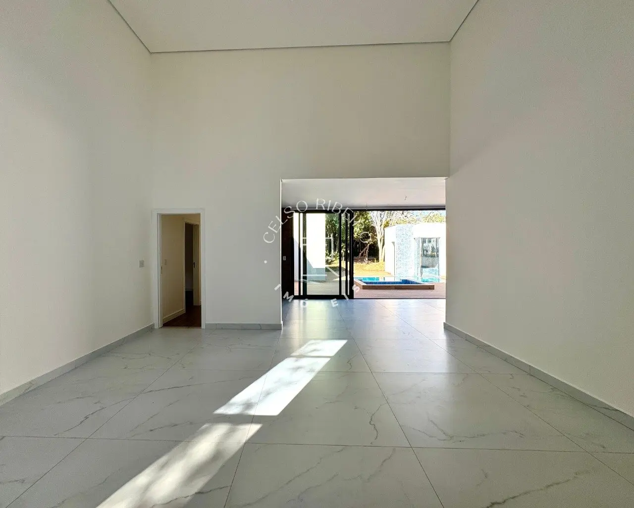 Casa de Alto Padrão com 4 Suítes e Piscina em Condomínio em Lagoa Santa - foto 5