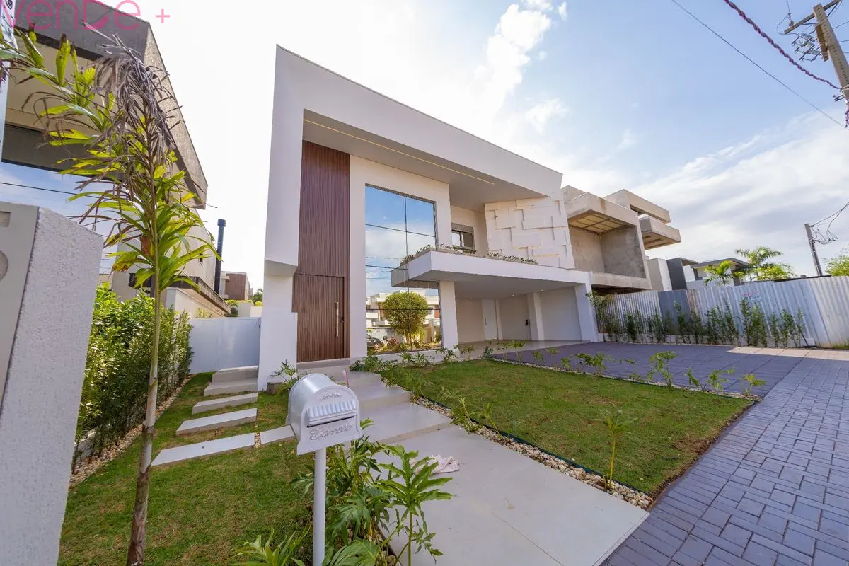 Casa de alto padrão com 4 suítes no Residencial Treviso em Cascavel