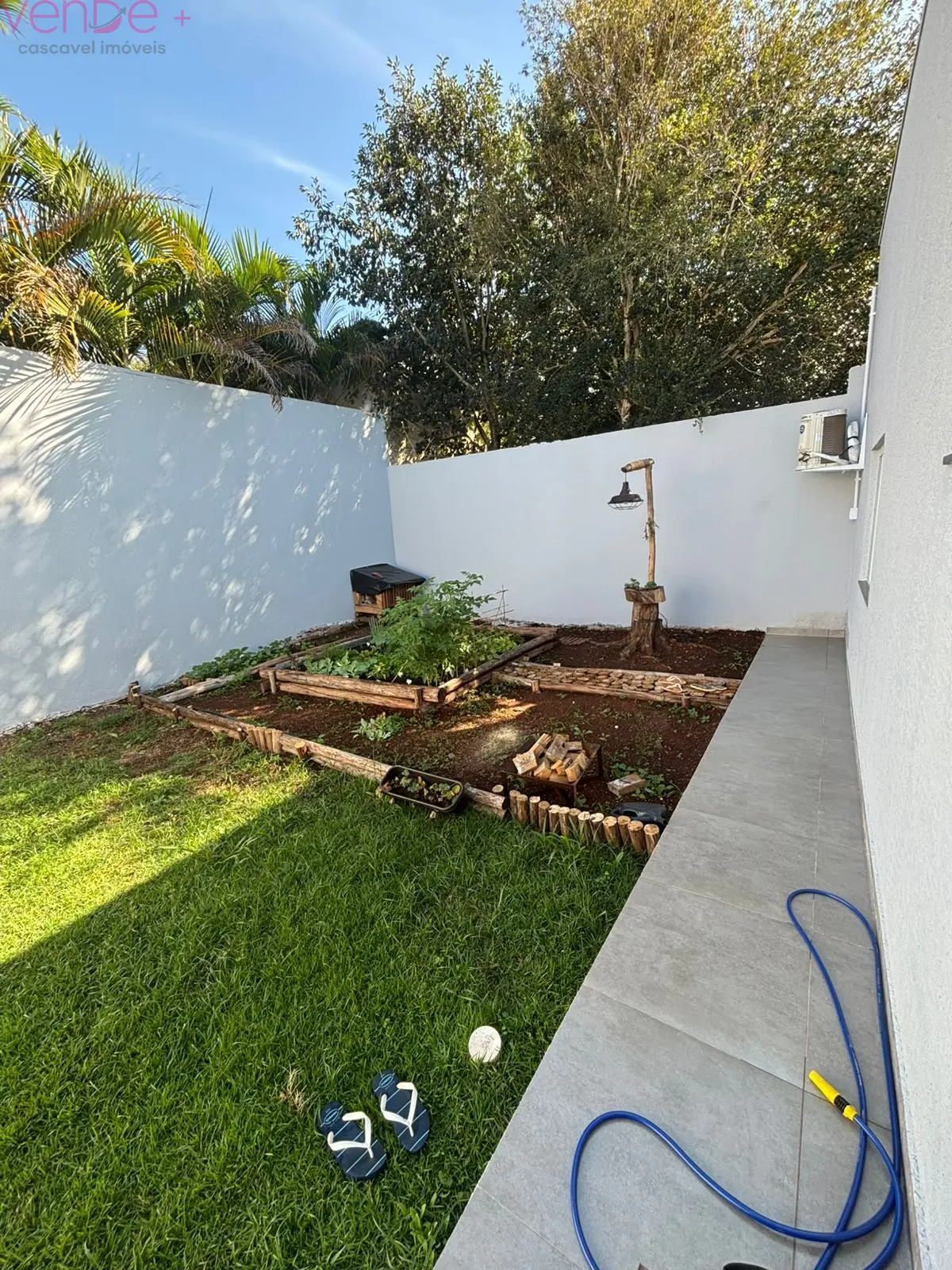 🏡 CASA DE 1 SUÍTE + 2 QUARTOS 100% REFORMADA   – BAIRRO GUARUJÁ - foto 5